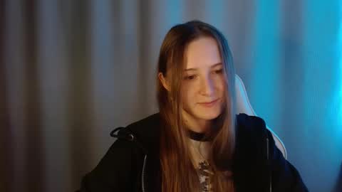 Annie online show from 10/28/25, 08:44