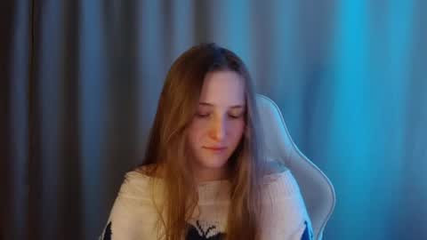 Snapshot of sweetie_lover chatting on 05/28/26, 08:17 Annie online show from 05/28/26, 08:17
