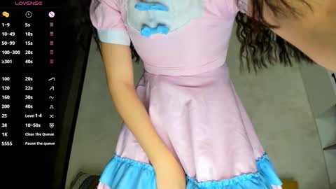 sweetie_peach_ online show from 11/10/25, 05:17