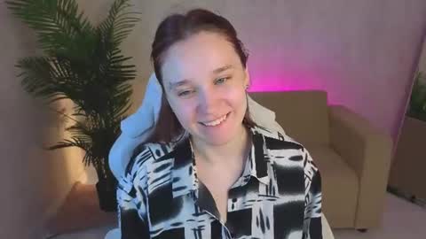 Snapshot of sweetieblushh chatting on 06/19/26, 02:38 Lottie online show from 06/19/26, 02:38