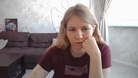 SweetieeFox online show from 09/14/25, 07:18