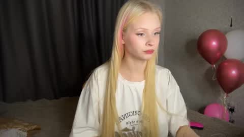 sweetie Lisa3 online show from 12/15/24, 04:26