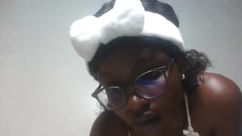 Snapshot of sweetivy645263 chatting on 09/23/25, 04:10 sweetivy645263 online show from 09/23/25, 04:10