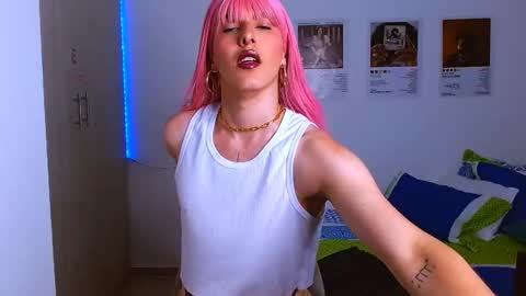 Snapshot of sweetjames2810 chatting on 02/22/25, 07:14 SWEETJAMES online show from 02/22/25, 07:14