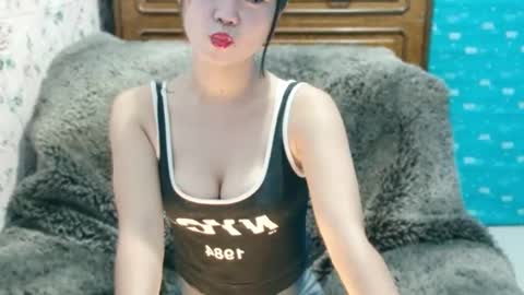 Snapshot of sweetjowa chatting on 11/07/25, 01:22 jona online show from 11/07/25, 01:22