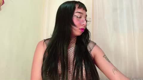 Snapshot of sweetkairi chatting on 11/20/25, 03:50 mishel online show from 11/20/25, 03:50