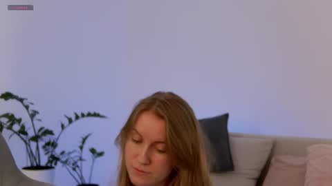 SweetKira1 online show from 07/14/26, 10:21
