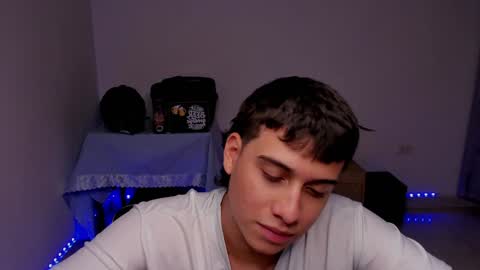 Snapshot of sweetlian_04 chatting on 12/05/24, 05:15 Lian online show from 12/05/24, 05:15