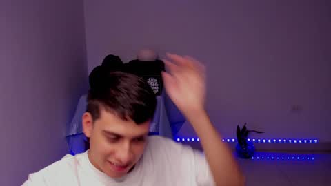 Snapshot of sweetlian_04 chatting on 12/08/24, 07:58 Lian online show from 12/08/24, 07:58