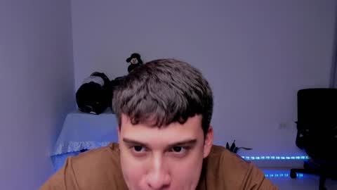 Snapshot of sweetlian_04 chatting on 12/13/24, 03:38 Lian online show from 12/13/24, 03:38