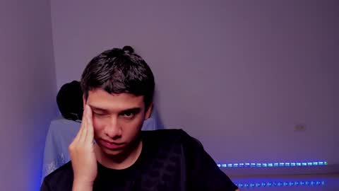 Snapshot of sweetlian_04 chatting on 12/20/24, 03:36 Lian online show from 12/20/24, 03:36