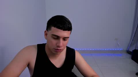 Snapshot of sweetlian_04 chatting on 01/25/25, 12:17 Lian online show from 01/25/25, 12:17