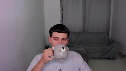 Snapshot of sweetlian_04 chatting on 03/02/25, 03:13 Lian online show from 03/02/25, 03:13