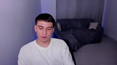 Snapshot of sweetlian_04 chatting on 03/09/25, 10:41 Lian online show from 03/09/25, 10:41