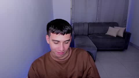 Snapshot of sweetlian_04 chatting on 03/10/25, 05:54 Lian online show from 03/10/25, 05:54