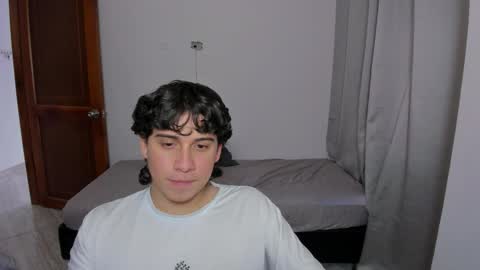 Snapshot of sweetlian_04 chatting on 10/07/25, 06:16 Lian online show from 10/07/25, 06:16