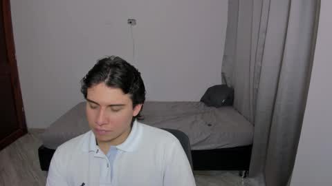 Snapshot of sweetlian_04 chatting on 10/08/25, 07:11 Lian online show from 10/08/25, 07:11