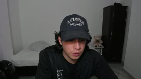 Snapshot of sweetlian_04 chatting on 12/15/25, 02:05 Lian online show from 12/15/25, 02:05