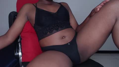 mayra online show from 11/18/25, 10:14