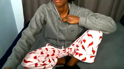 sweetlilly2540 online show from 10/22/25, 06:51