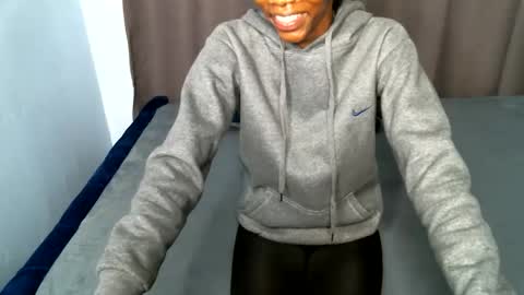 sweetlilly2540 online show from 10/24/25, 08:49