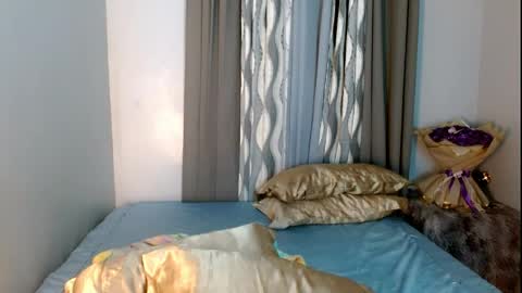 Snapshot of sweetlilly_18 chatting on 04/18/26, 02:54 Lilly online show from 04/18/26, 02:54