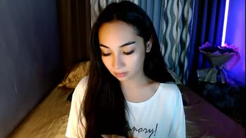 Snapshot of sweetlilly_18 chatting on 05/06/26, 03:24 Lilly online show from 05/06/26, 03:24