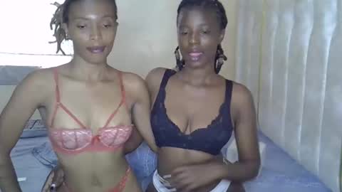 sweetlily_30 online show from 12/15/25, 08:51