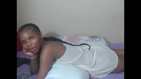 sweetlipss_ online show from 09/10/25, 05:13