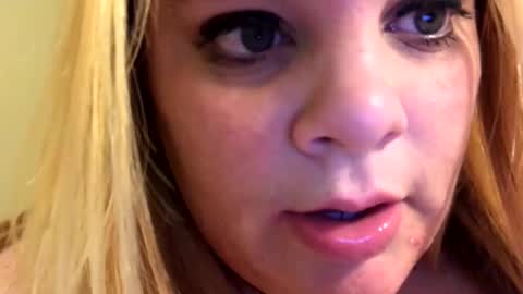 Snapshot of sweetlisa92 chatting on 01/04/25, 01:21 Lisa  online show from 01/04/25, 01:21