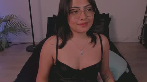 Lizzy online show from 12/01/24, 10:43