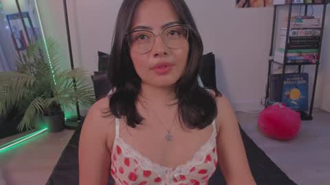 Lizzy online show from 12/06/24, 02:13