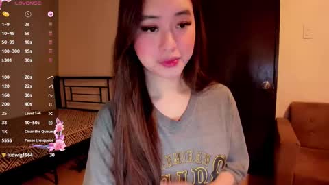 Zoe online show from 11/13/25, 04:55