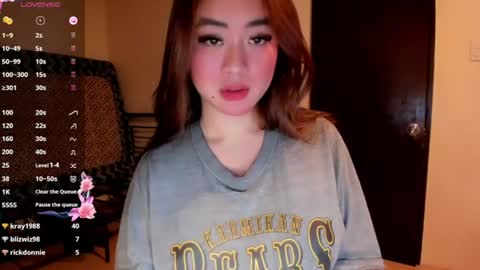 Zoe online show from 06/17/26, 01:01