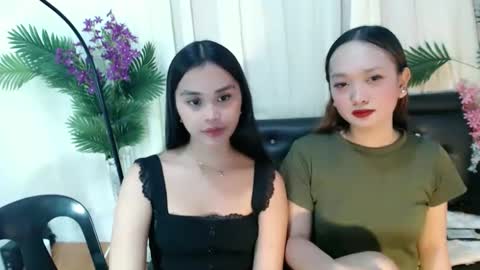 Snapshot of sweetlunarose chatting on 04/05/26, 03:31 lilcherry online show from 04/05/26, 03:31