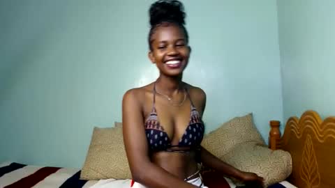 Snapshot of sweetlykaya chatting on 06/07/26, 12:04 KAYA online show from 06/07/26, 12:04