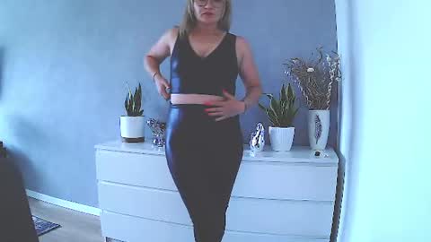 sweetmarthaaa online show from 06/15/26, 08:49