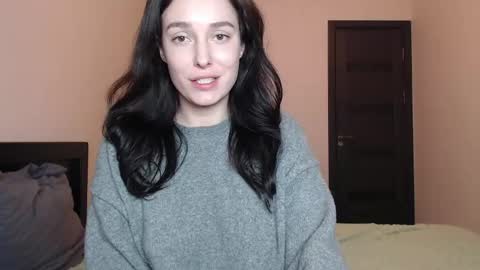 Mia online show from 05/03/26, 12:44