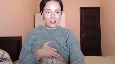 Mia online show from 07/29/26, 03:54