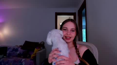 Mila online show from 05/08/26, 01:27