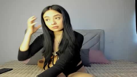 Snapshot of sweetmili133 chatting on 01/11/26, 11:15 sweetmili133 online show from 01/11/26, 11:15