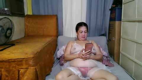 Snapshot of sweetmine4u28 chatting on 12/02/24, 06:32 sweetmine4u28 online show from 12/02/24, 06:32