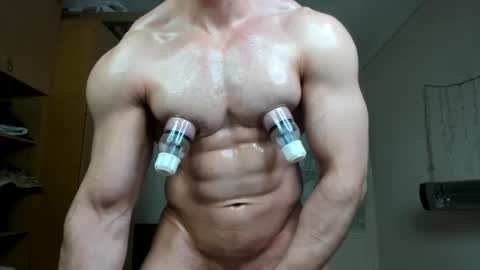 Snapshot of sweetmuscles_boy chatting on 09/28/25, 07:03 Lorenzo online show from 09/28/25, 07:03