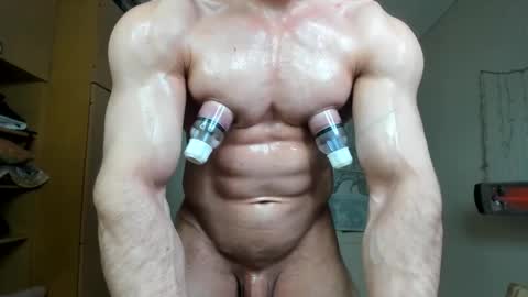 Snapshot of sweetmuscles_boy chatting on 10/13/25, 06:02 Lorenzo online show from 10/13/25, 06:02