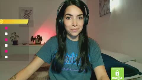 Snapshot of sweetmysterious18 chatting on 11/11/25, 10:04 Sweet Mysterious online show from 11/11/25, 10:04