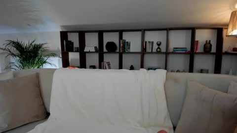 Snapshot of sweetndcrazy chatting on 10/27/25, 07:23 Nicole online show from 10/27/25, 07:23