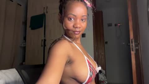 Snapshot of sweetnia754136 chatting on 07/11/26, 04:53 sweetnia754136 online show from 07/11/26, 04:53