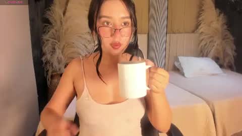 Snapshot of sweetnova_ chatting on 06/11/26, 12:43 Sweet Nova online show from 06/11/26, 12:43