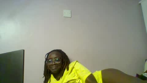 Snapshot of sweetnovah chatting on 05/27/26, 01:57 Novah girlie online show from 05/27/26, 01:57