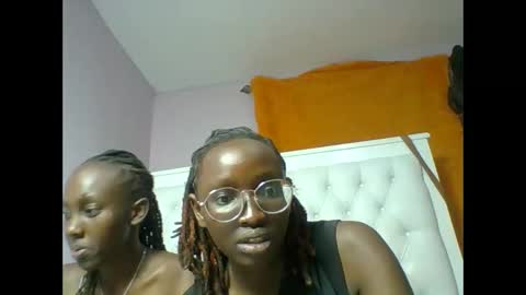 Snapshot of sweetnovah chatting on 06/06/26, 05:28 Novah girlie online show from 06/06/26, 05:28